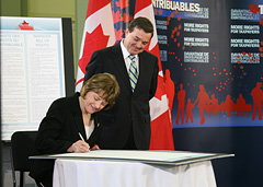 Photo of Minister of Finance, Jim Flaherty and Minister of National Revenue, Carol Skelton