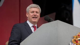 Le PM Harper célèbre la Fête du Canada sur la colline du Parlement