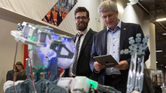 PM Harper announces continued support to Futurpreneur Canada