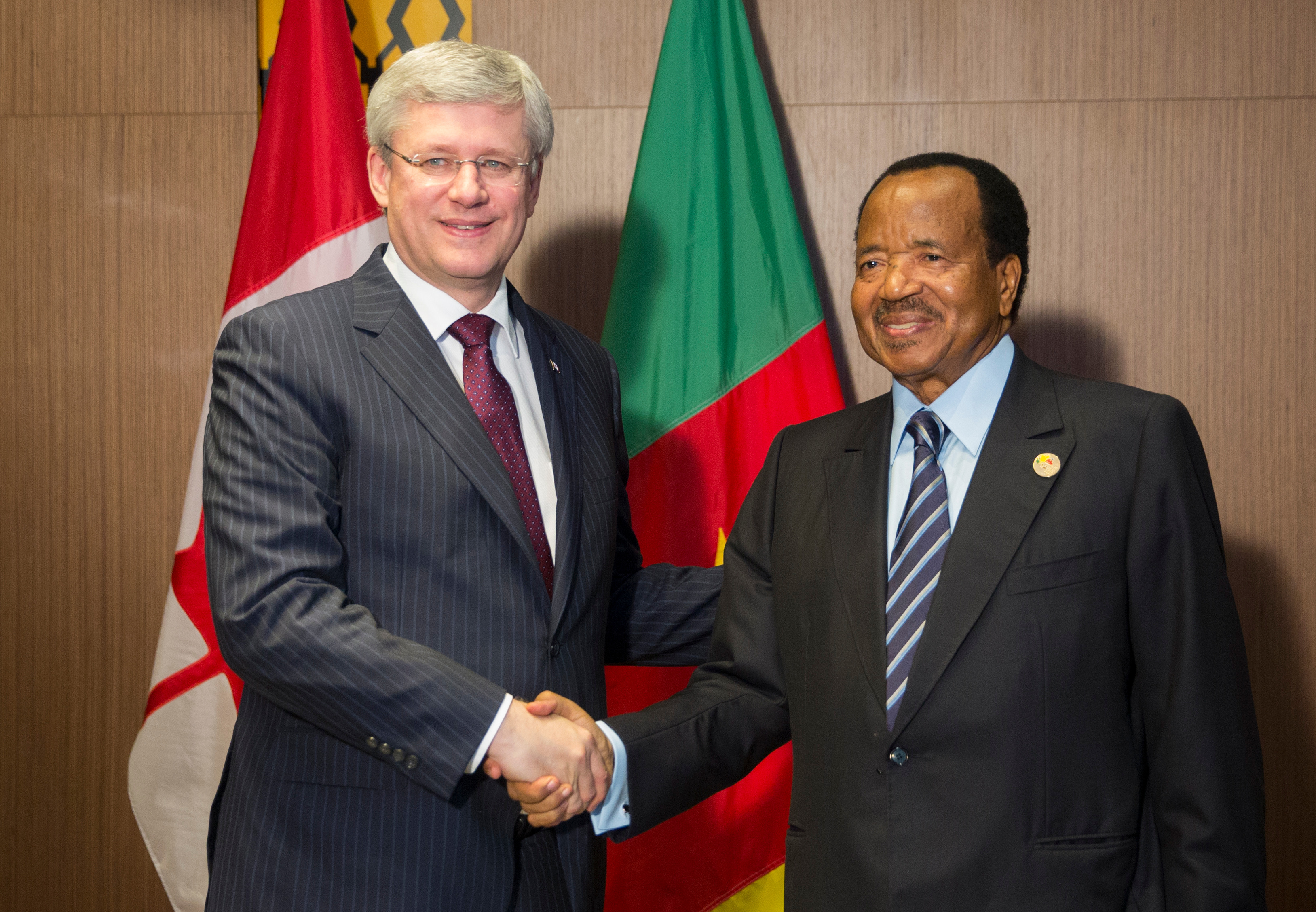 Le Premier ministre Stephen Harper rencontre Paul Biya, Président du Cameroun