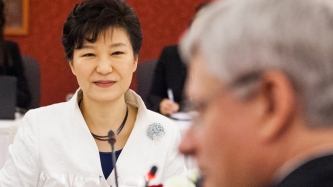 Le PM Harper accueille Park Geun-hye, Présidente de la République de Corée, au Canada