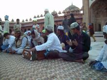 File:Friday Evening Qawali at Dargah Salim Chisti, Fatehpur Sikri, UP, India.theora.ogv