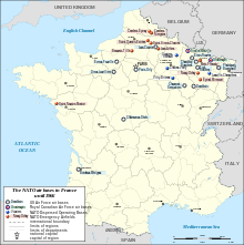 A map of France with red and blue markings indicating air force bases as of 1966.