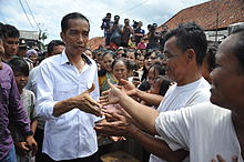 Jokowi blusukan.jpg