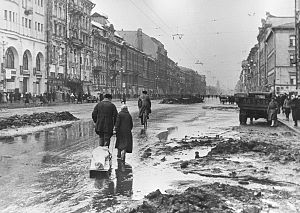 RIAN archive 324 In besieged Leningrad.jpg