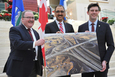 Left to right: The Honourable Brian Mason, Alberta Minister of Transportation and Infrastructure, the Honourable Amarjeet Sohi, Minister of Infrastructure and Communities, and  Don Iveson, Mayor of the City of Edmonton, marking the completion of the Queen