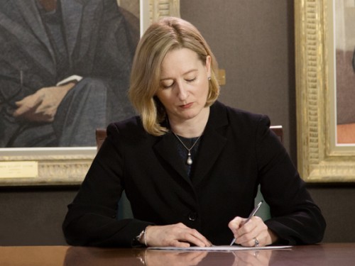 Carolyn Wilkins a été nommée première sous-gouverneure pour un mandat de sept ans commençant le 2 mai 2014.