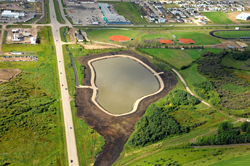 Le bassin de rétention à Meadow Lake (Saskatchewan)