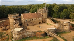 Construire un château du Moyen Âge avec des outils de l'époque
