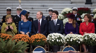 Prime Minister Trudeau and Mrs. Grégoire Trudeau attend the welcoming ceremony for Their Royal Highnesses, the Duke and Duchess of Cambridge in Victoria, British Columbia