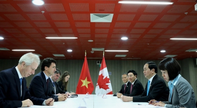 Prime Minister Justin Trudeau meets with President Trần Đại Quang of Vietnam