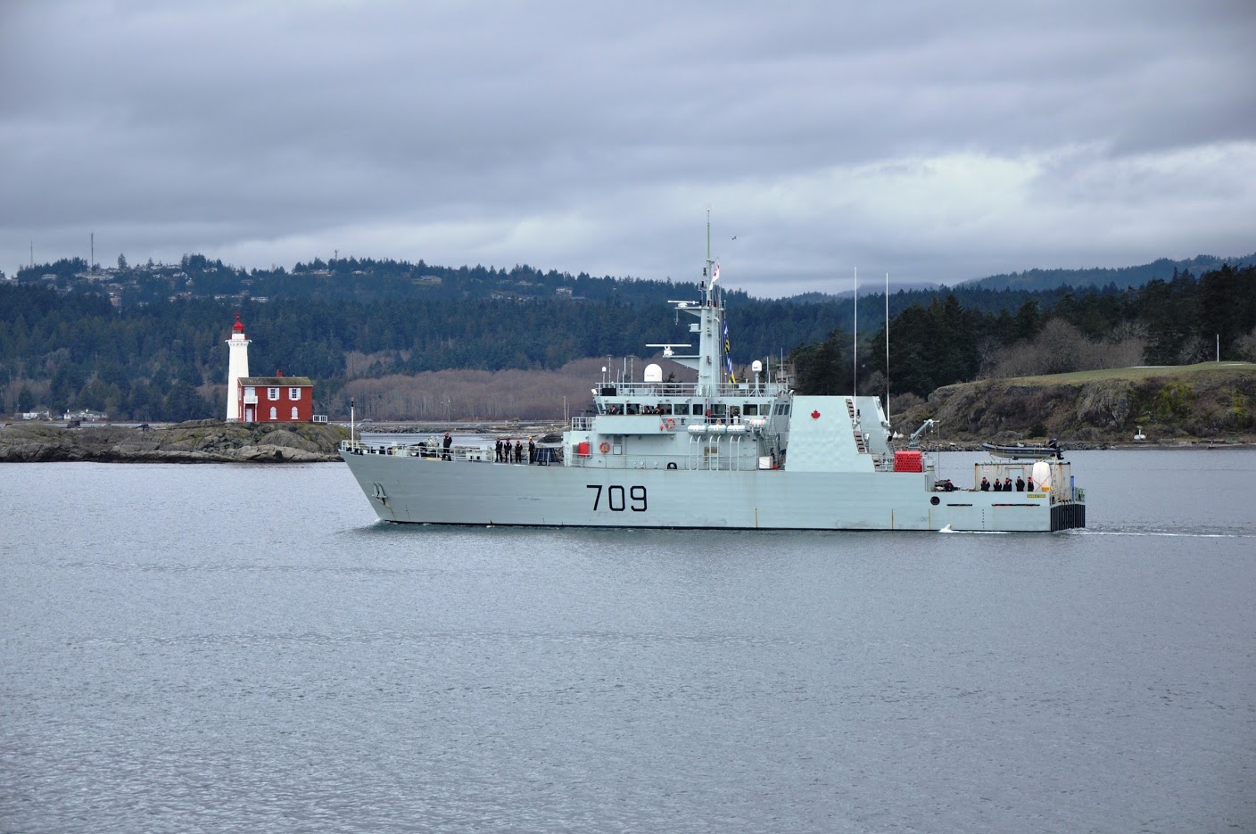 slide - HMCS Saskatoon