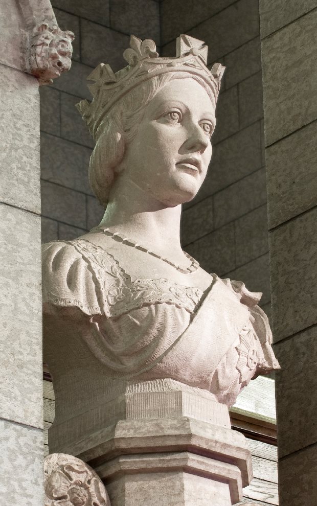 Ce buste de marbre de Victoria, sculpté en 1936, occupe une niche derrière les trônes royaux et le fauteuil du Président du côté nord de la Chambre du Sénat.