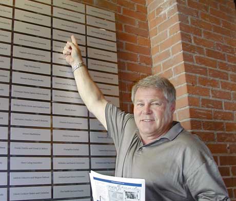 A donor with his brick