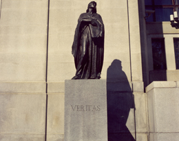 Photo - La statue Veritas