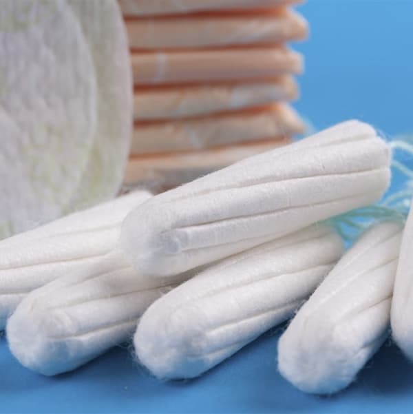 Des tampons et des serviettes hygiéniques