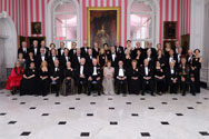 Photo de groupe avant le dîner official tenue en l’honneur des nouveauz récipiendaires de l’Ordre du Canada.