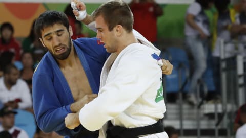 Antoine Valois-Fortier et le Russe Khasan Khalmurzaev en quart de finale aux Jeux olympiques de Rio
