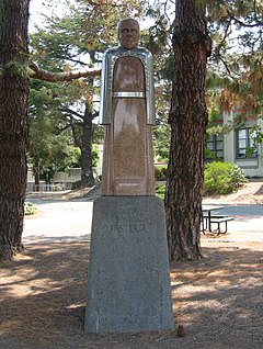 Louis Pasteur statue, San Rafael High School (crop).jpg