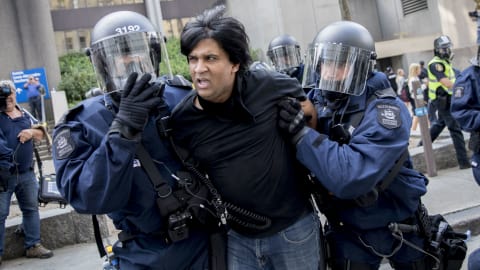 Arrestation de Jaggi Singh lors d'une manifestation antifasciste à Québec.le 20 août 2017.
