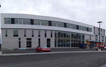 Exterior of the new 8,900-m2 facility that brings together multiple Reserve units under one roof.