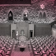 Montage photo montrant une version altérée de la Chambre des communes du Canada. 