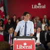 Justin Trudeau lors d'un discours devant des candidats de son parti.