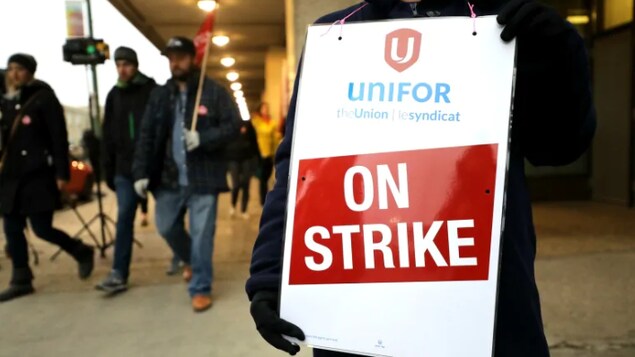 Pancarte « en grève ».