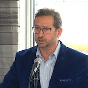 Yves-François Blanchet en conférence de presse.
