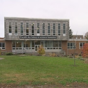 La Faculté de lettres et de sciences humaines de l'Université de Sherbrooke.