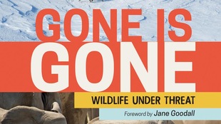 On voit des éléphants et des caribous sur la couverture du livre Gone is Gone.