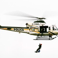L'hélicoptère de l'escouade de sauvetage de la SQ.