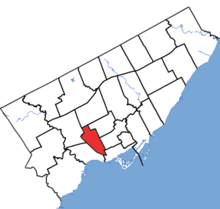 Davenport in relation to the other Toronto ridings (2015 boundaries).png