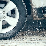 Les pneus d'hiver sont l'option la plus sécuritaire pour circuler lorsque la température descend en deçà de 7 degrés Celsius.