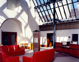 L'atrium de la bibliothèque