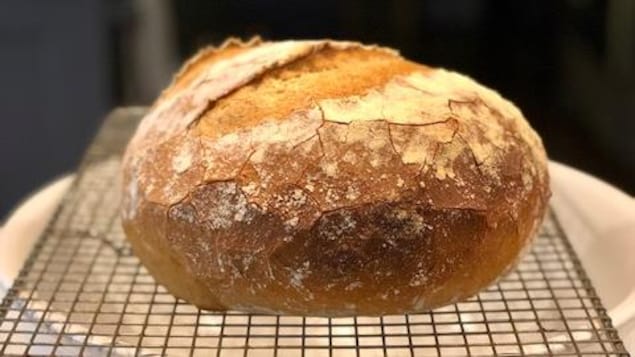 Une photo prise du pain maison confectionné par Lesley Chesterman.