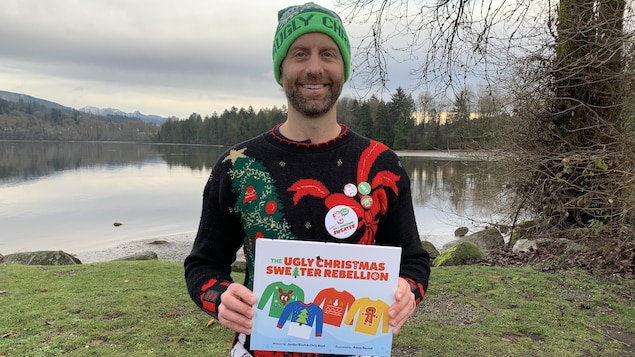 Jordan Birch, cofondateur des soirées «The Original Ugly Christmas Sweater Party», et son nouveau livre pour enfant «The ugly Christmas sweater rebellion».