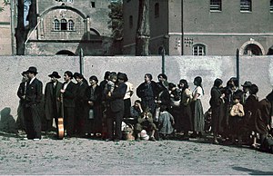 Bundesarchiv R 165 Bild-244-48, Asperg, Deportation von Sinti und Roma.jpg