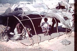 Karachi-slum-1993-09-Tent.jpeg