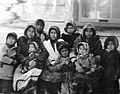 Enfants autochtones - Riviere Saint-Maurice - 1900.jpg