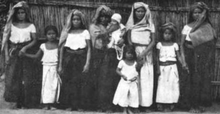 Zapotec women and children Mexican Indian Mongoloid.png
