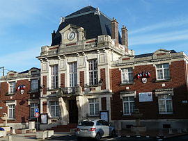 The town hall in Masnières