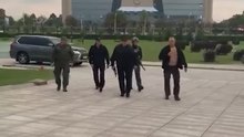 File:Лукашэнка на верталёце прыляцеў у Палац Незалежнасці.webm