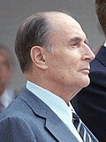 François Mitterrand est élu président à l'issue du second tour.
