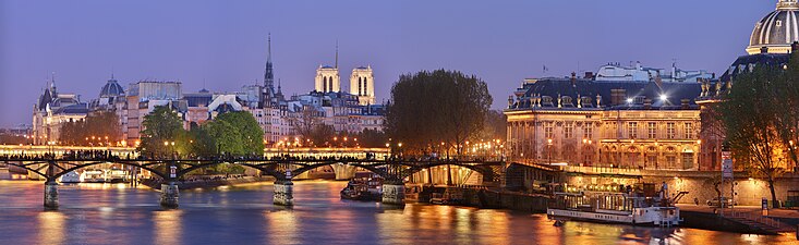 Le pont des Arts et le pont Neuf, deux des plus célèbres ponts de Paris.