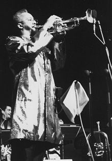 Bowie performing in the mid-1990s