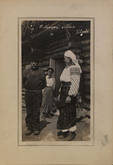 Ruthenian immigrants to Canada in 1911 in traditional garment.